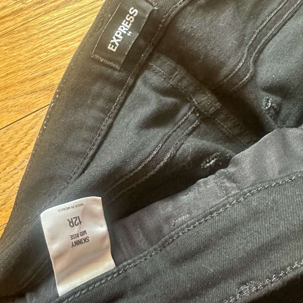 Express Jeans - Picture 3 of 3